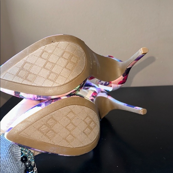 🆕 DREAM PAIRS Floral Ankle Stiletto Heels - Picture 9 of 15